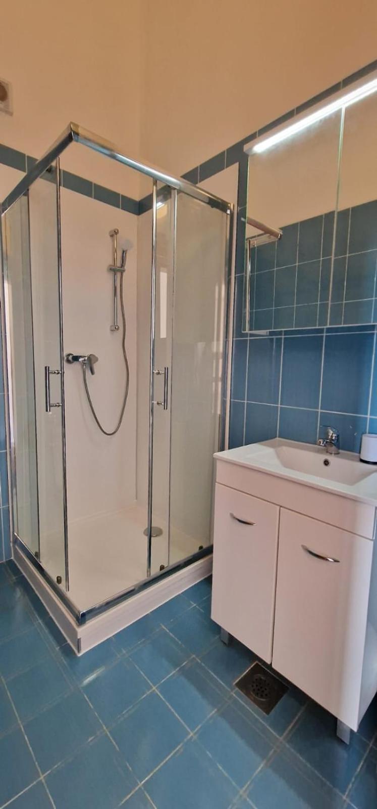 Blue Seagull - Seafront Holiday Home Novi Vinodolski Zewnętrze zdjęcie